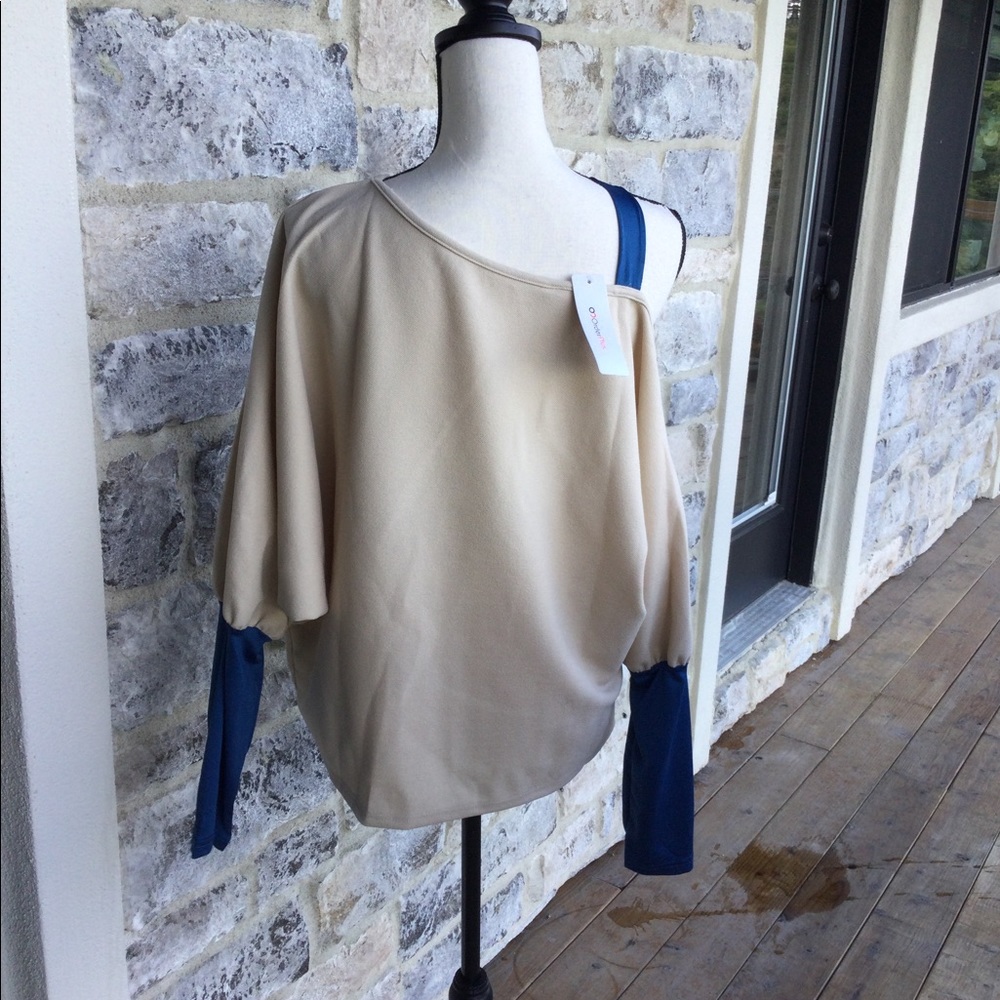 Blouse - Picture 2 of 2